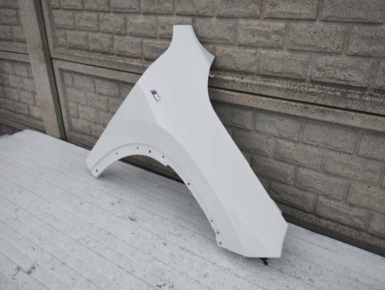 BŁOTNIK PRAWY PRZEDNI BMW X1 U11 2022- - (16115811782)