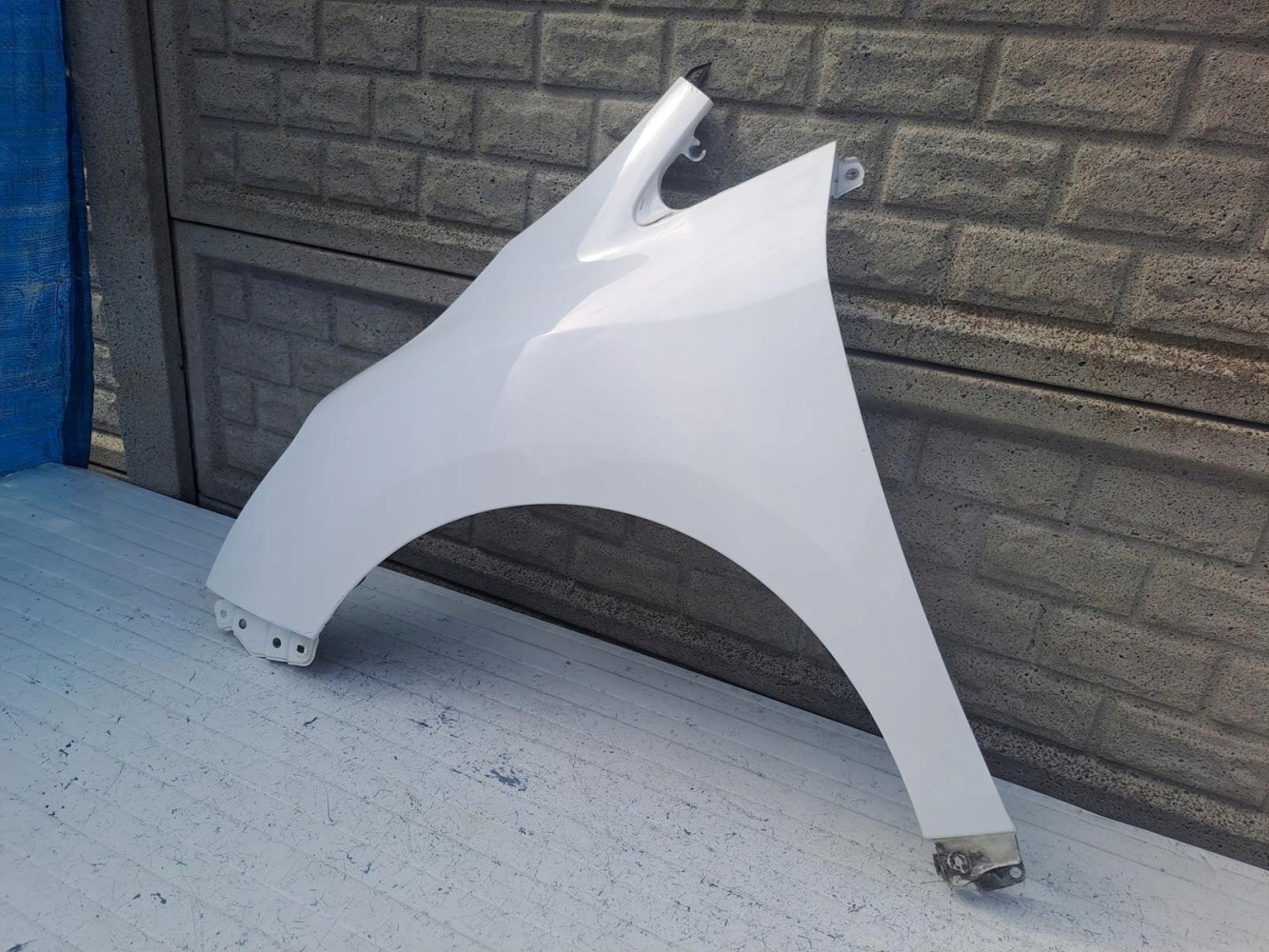 TOYOTA VERSO LIFT BŁOTNIK PRZEDNI LEWY - (16205948187)