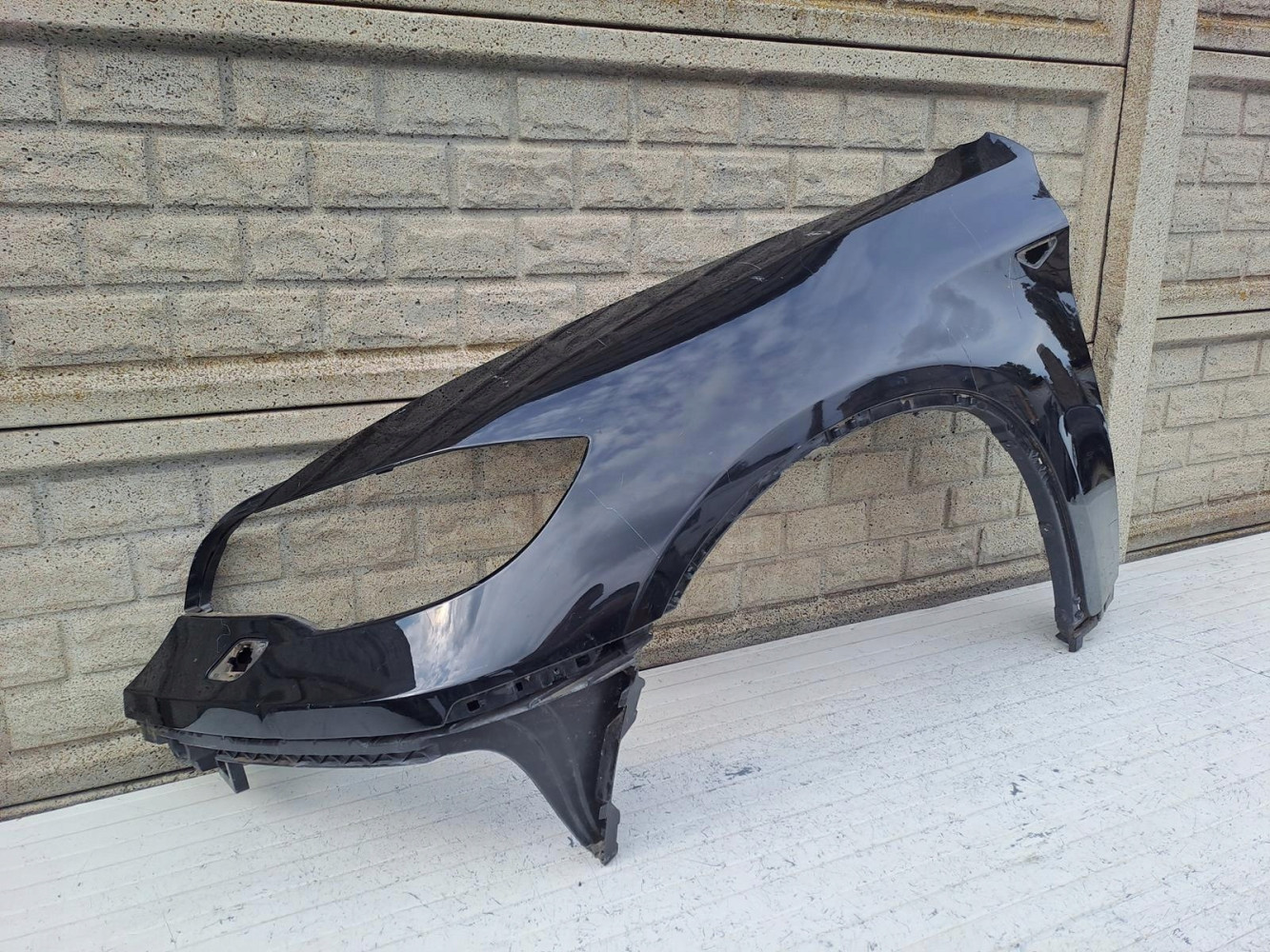 BMW X6 E71 2007-14 BŁOTNIK PRZEDNI LEWY - (16259373492)
