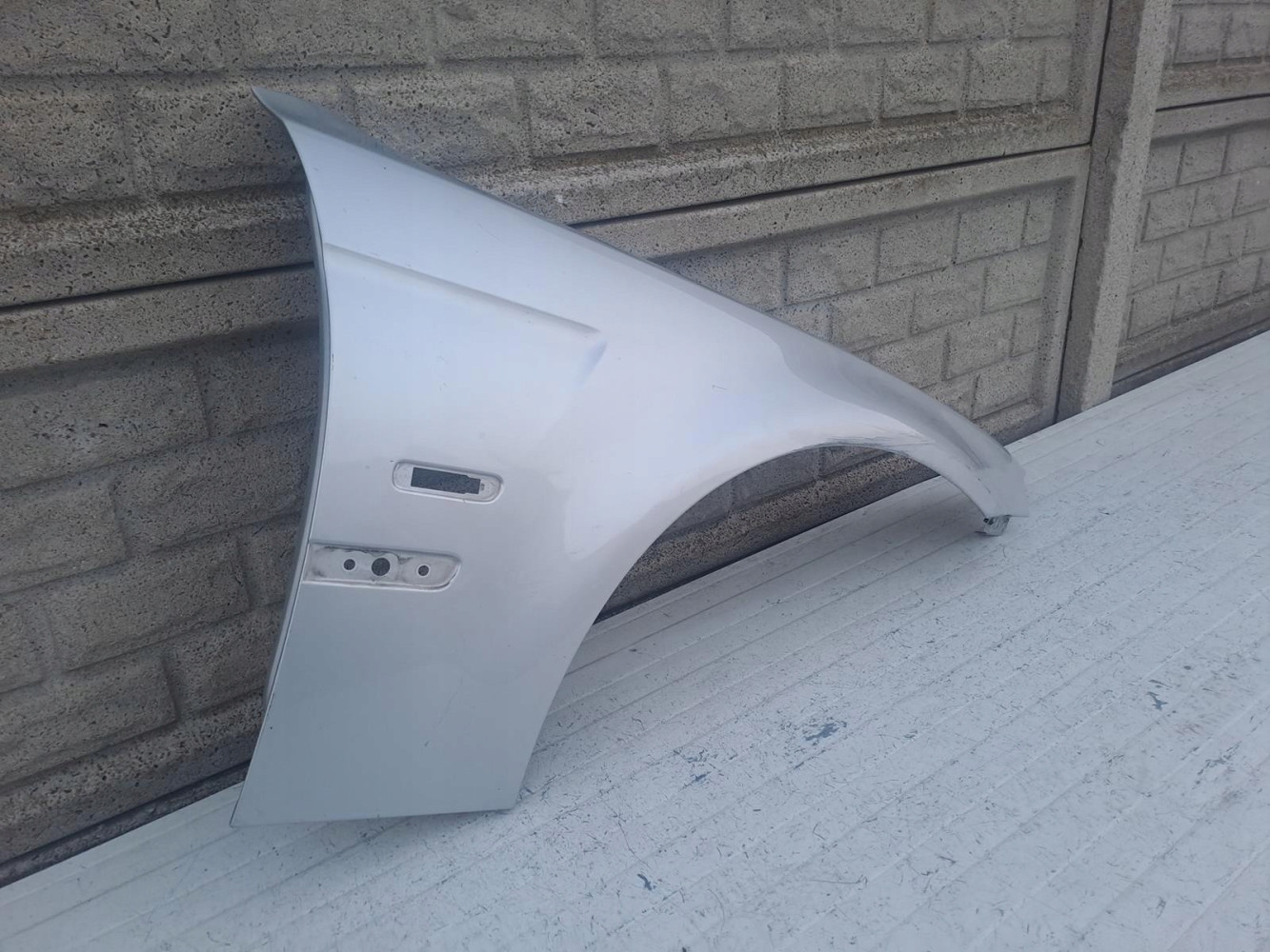 BMW E46 e46 COMPACT BŁOTNIK PRAWY PRZEDNI BEZ RDZY - (16307176856)
