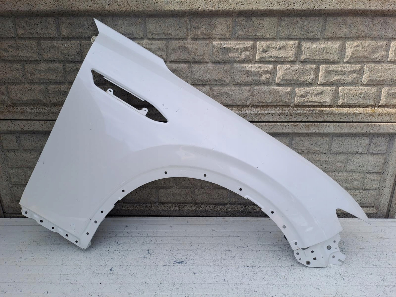 MAZDA CX60 CX-60 BŁOTNIK PRAWY PRZEDNI - (16316716152)