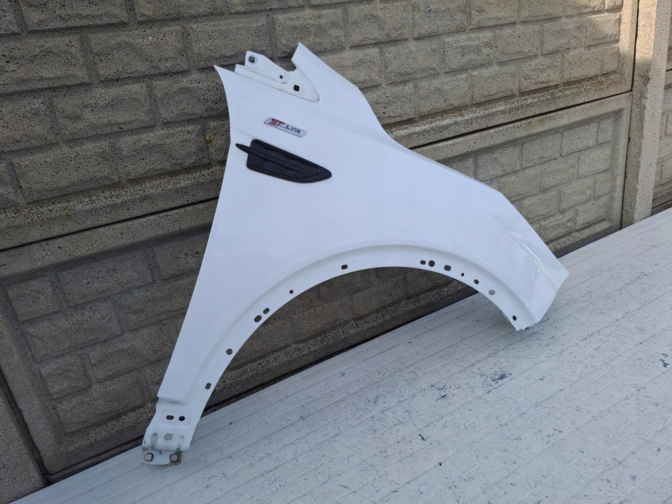 FORD KUGA 2 MK2 13-19 BŁOTNIK PRAWY PRZEDNI - (16353311735)