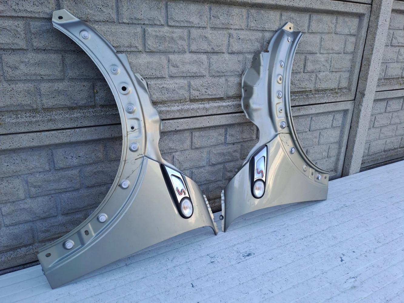 MINI CLUBMAN R55 R56 R57 R58 R59 BŁOTNIK PRAWY LEWY - (16378364411)