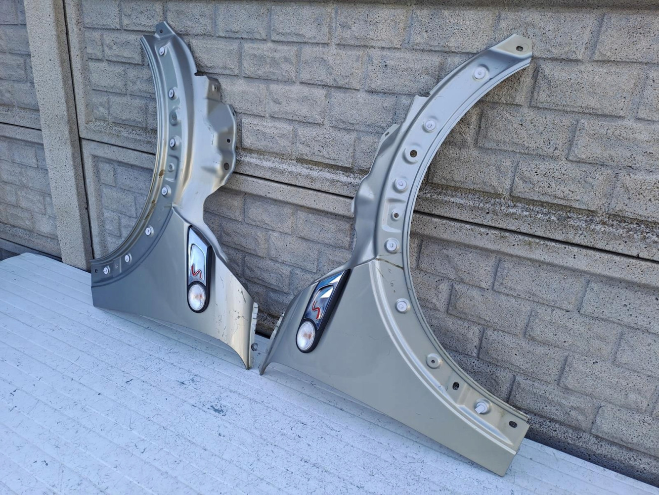 MINI CLUBMAN R55 R56 R57 R58 R59 BŁOTNIK PRAWY LEWY - (16378364411)