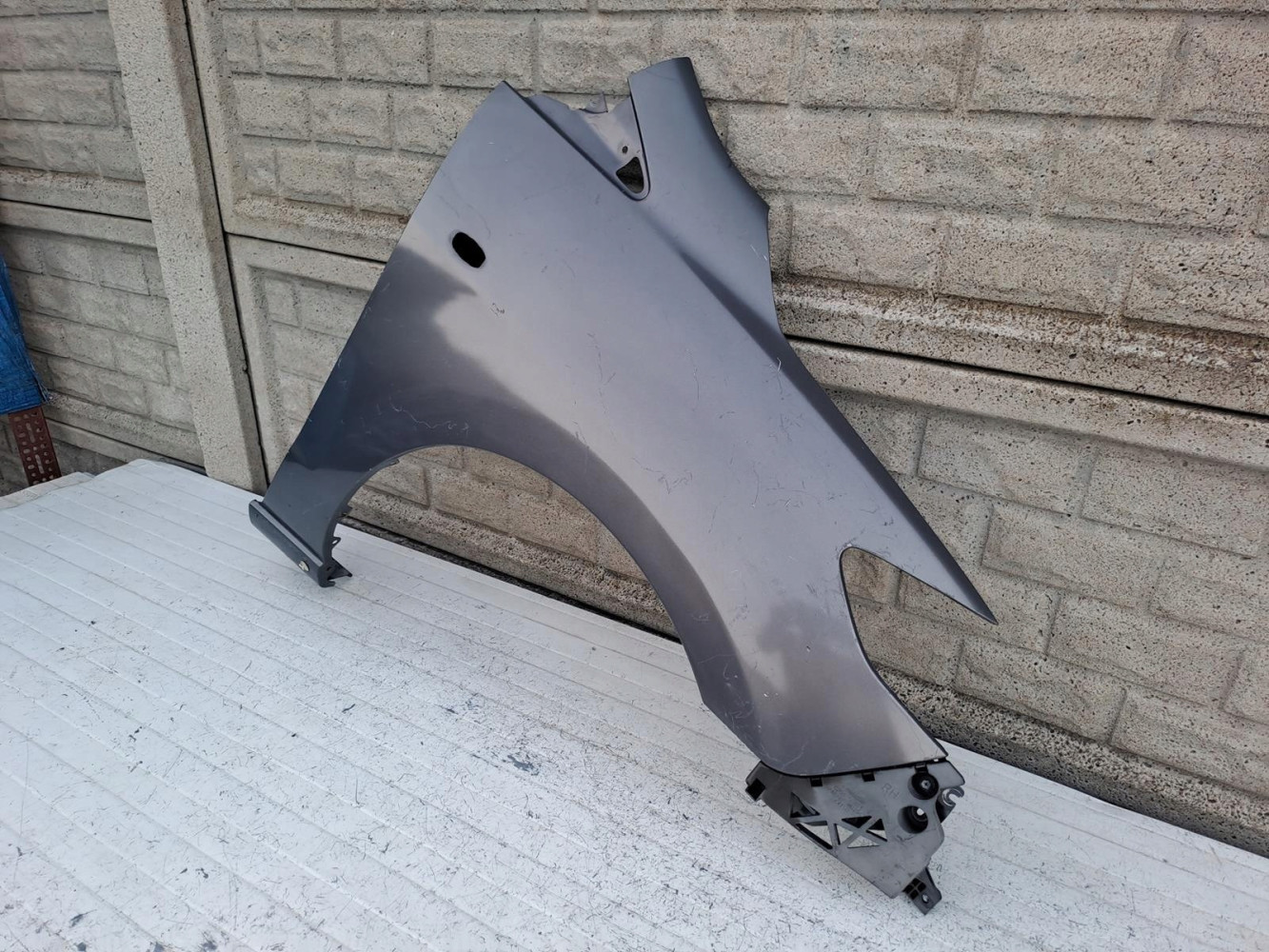 MAZDA 5 V 2005 - 2010 BŁOTNIK PRAWY PRZEDNI - (16378517684)