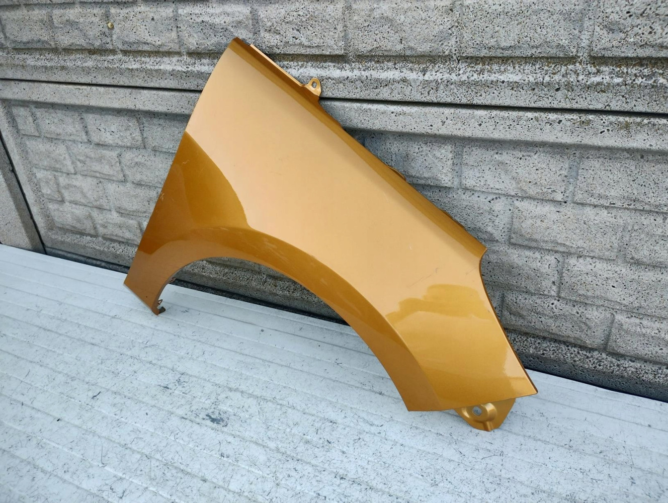 FORD FIESTA Mk8 MK 8 16-24 BŁOTNIK PRZEDNI PRAWY - (16407600970)