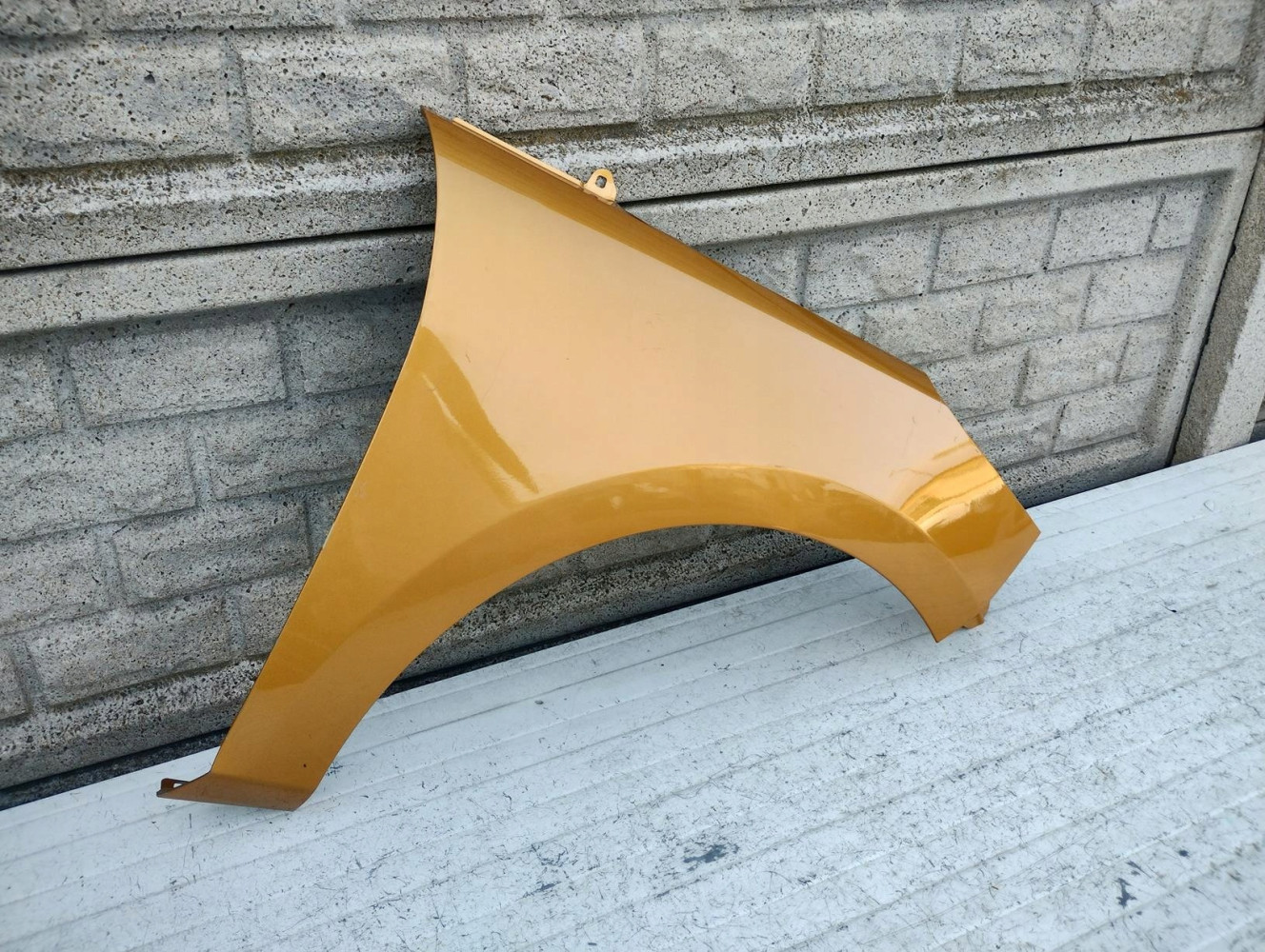FORD FIESTA Mk8 MK 8 16-24 BŁOTNIK PRZEDNI PRAWY - (16407600970)