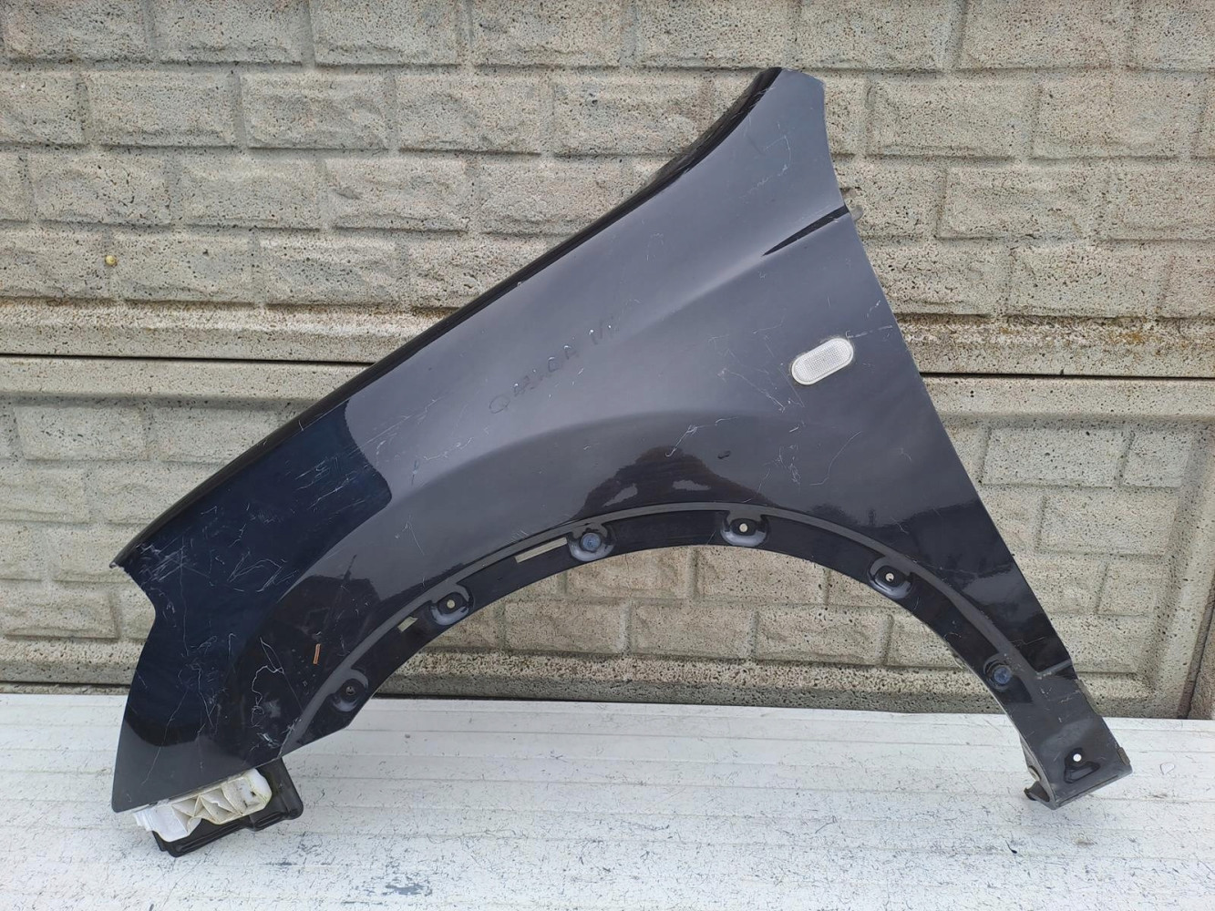 NISSAN QASHQAI 06-09 BŁOTNIK PRZEDNI LEWY - (16408491131)