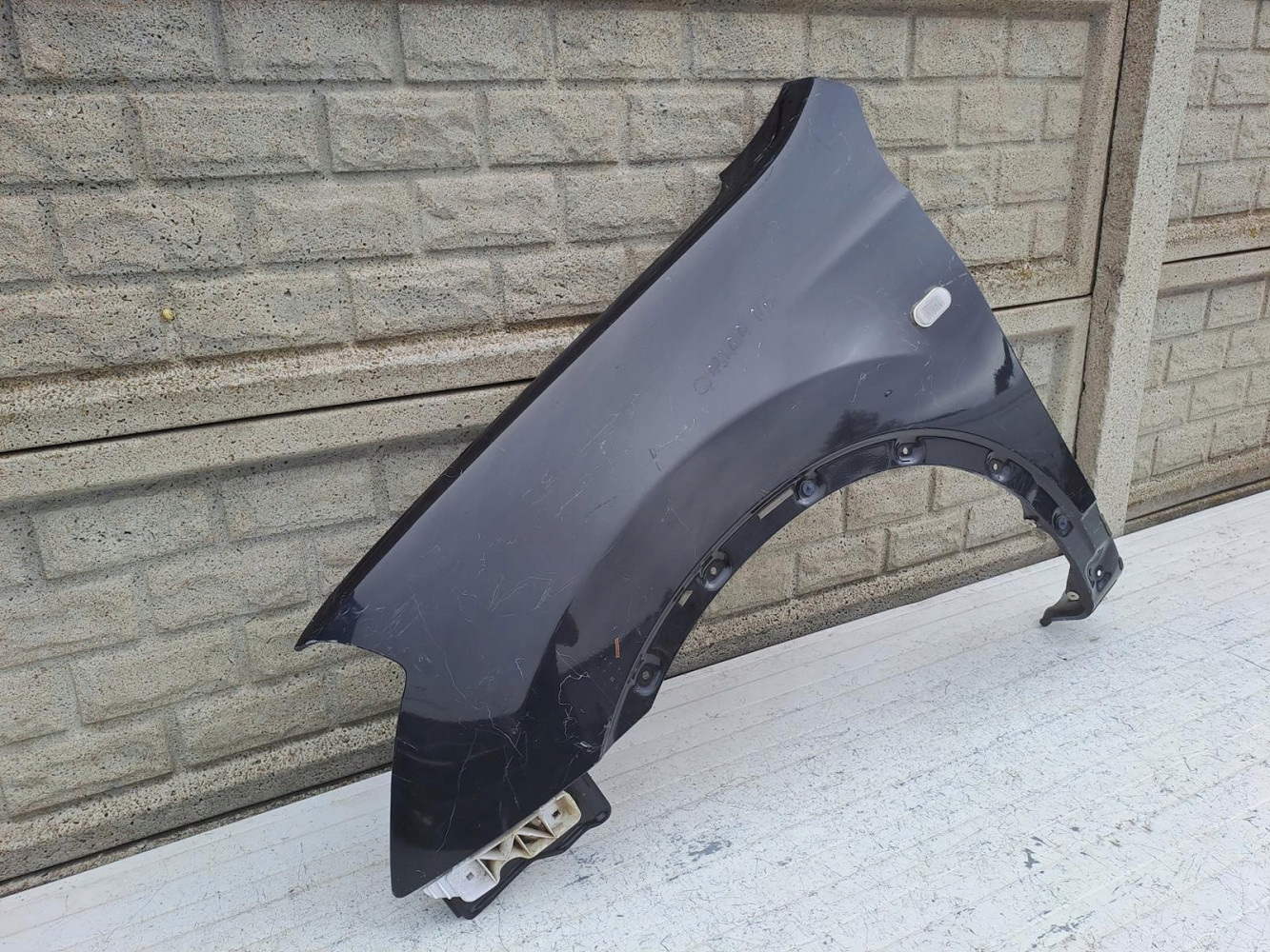 NISSAN QASHQAI 06-09 BŁOTNIK PRZEDNI LEWY - (16408491131)