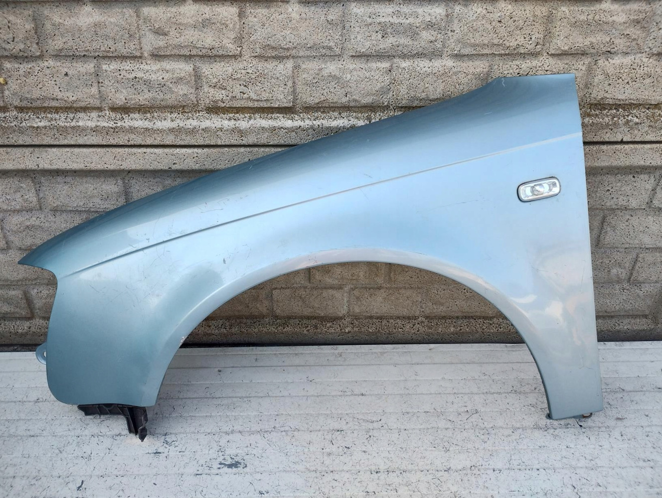 BŁOTNIK PRZEDNI LEWY AUDI A4 B7 8E0 2005-2009 - (16415570896)