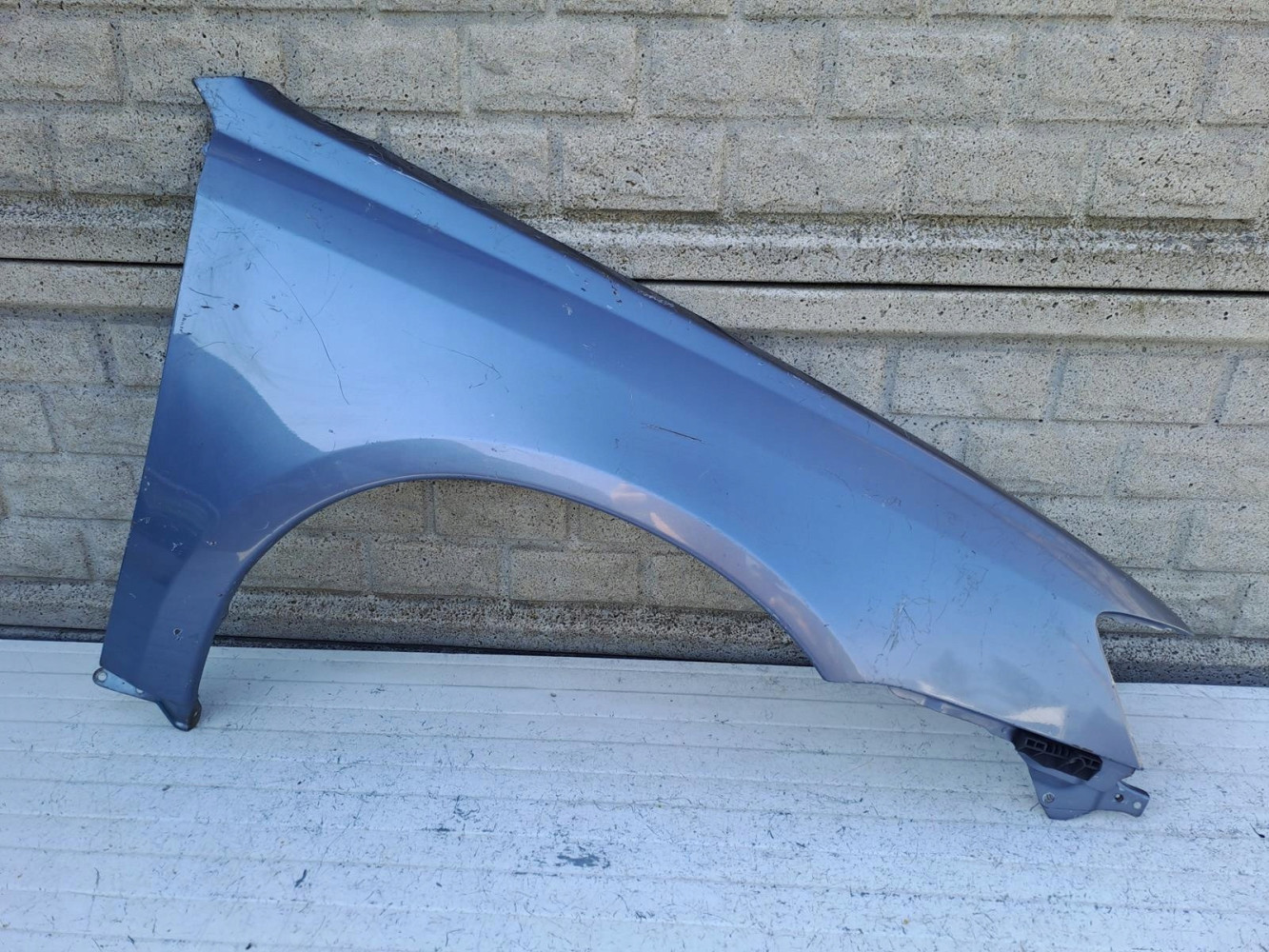 SUBARU LEGACY IV 03-09 BŁOTNIK PRZEDNI PRAWY - (16431230372)