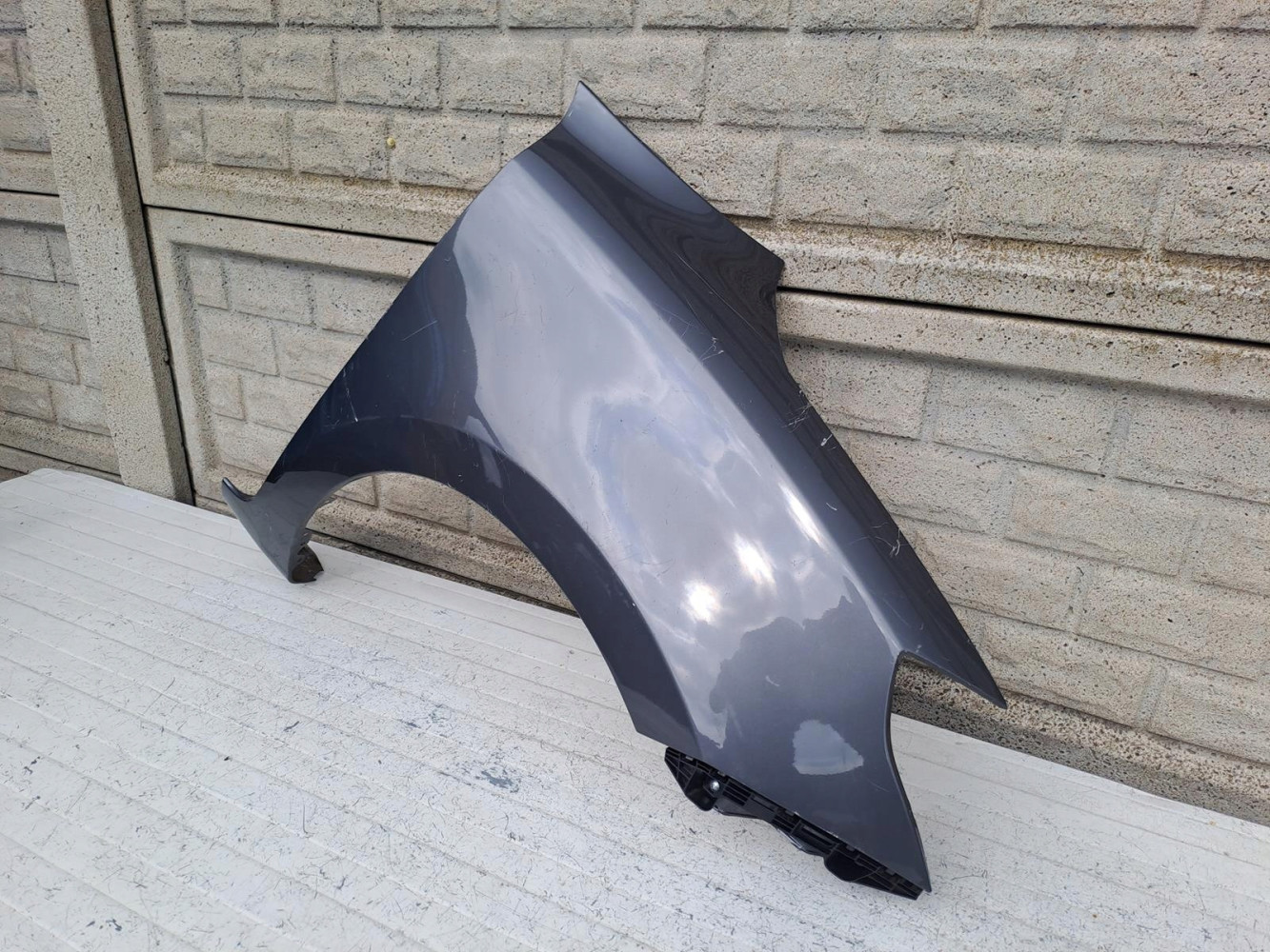 SUZUKI SWIFT MK8 17 -24 BŁOTNIK PRZEDNI PRAWY - (16477621147)