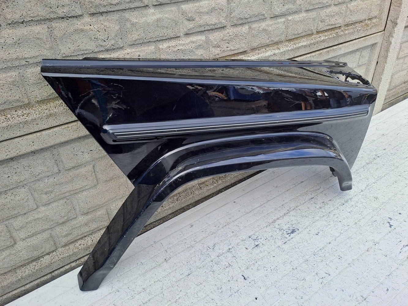 MERCEDES G KLASA W463 W464 BŁOTNIK PRAWY PRZEDNI - (16477628007)