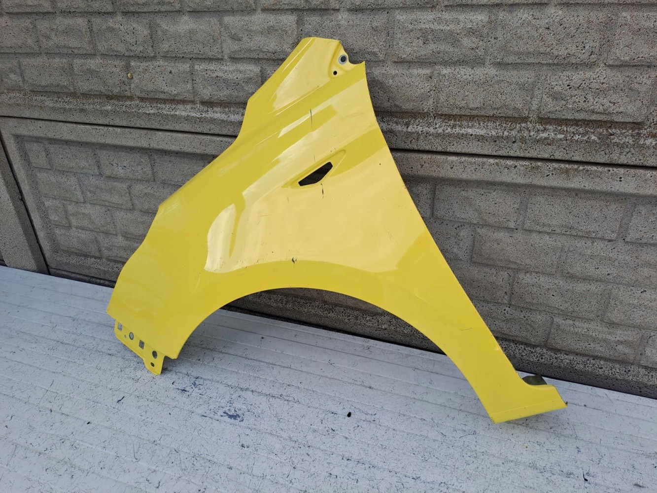 FORD KA+ PLUS MK3 III 16-24 BŁOTNIK PRZEDNI LEWY - (16477763430)