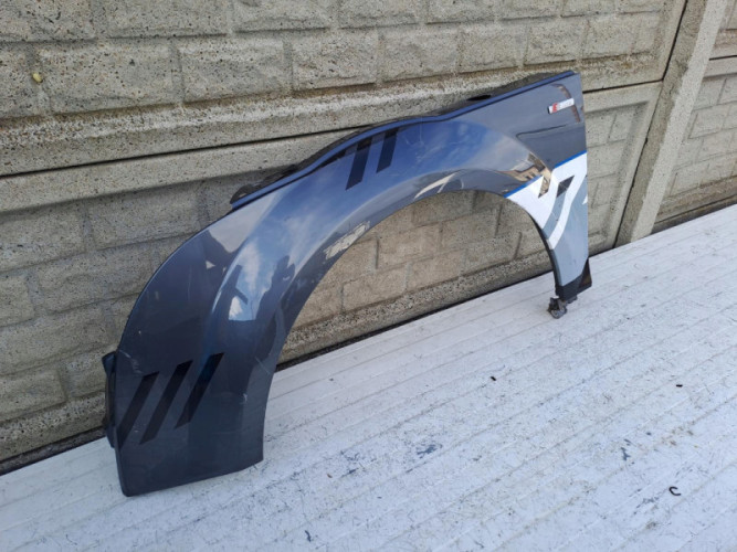 AUDI TT 8J 06-14 BŁOTNIK PRZEDNI LEWY - (16477782469)