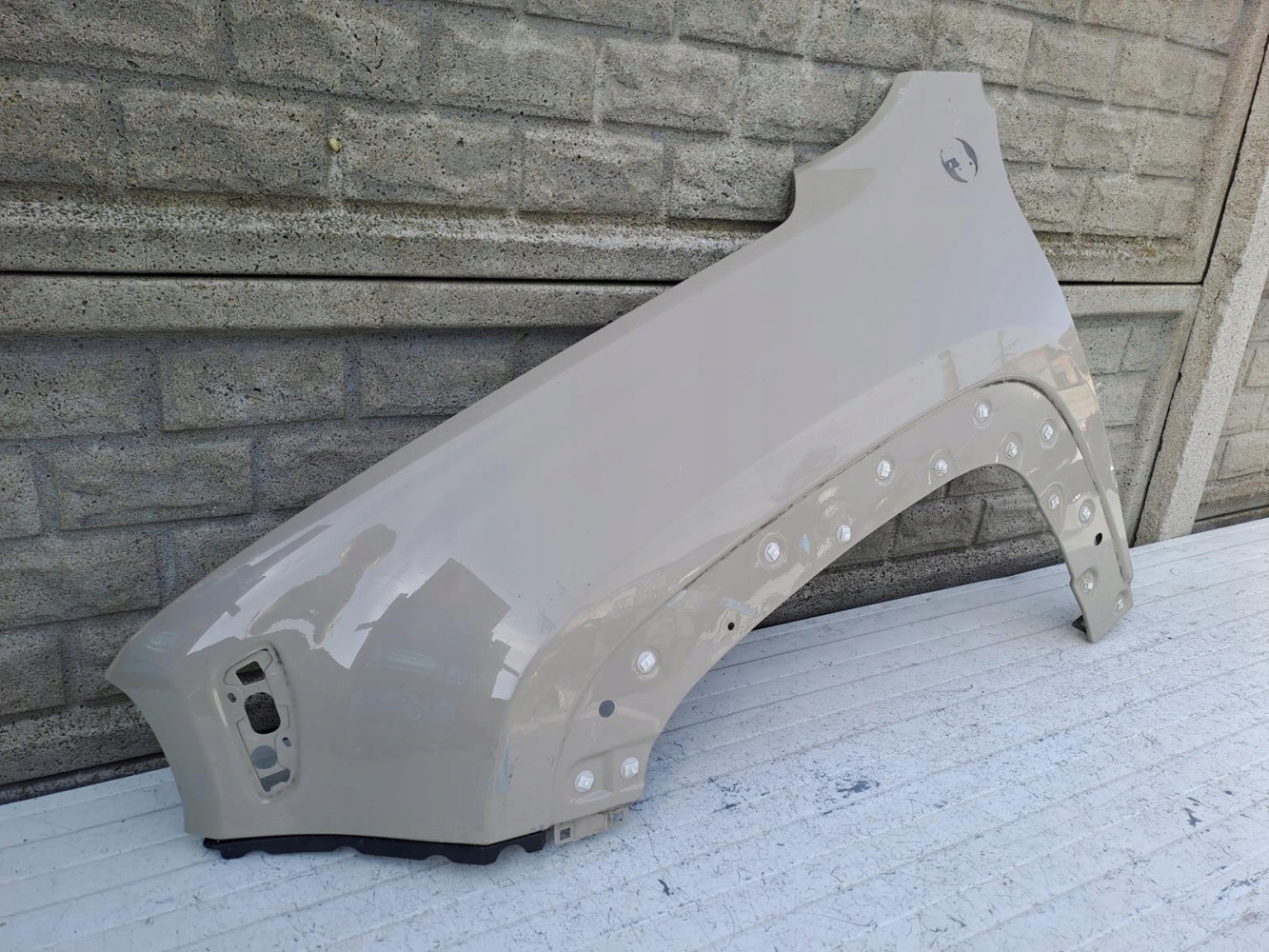 JEEP RENEGADE 14 - 24 BŁOTNIK PRZEDNI LEWY - (16508696585)
