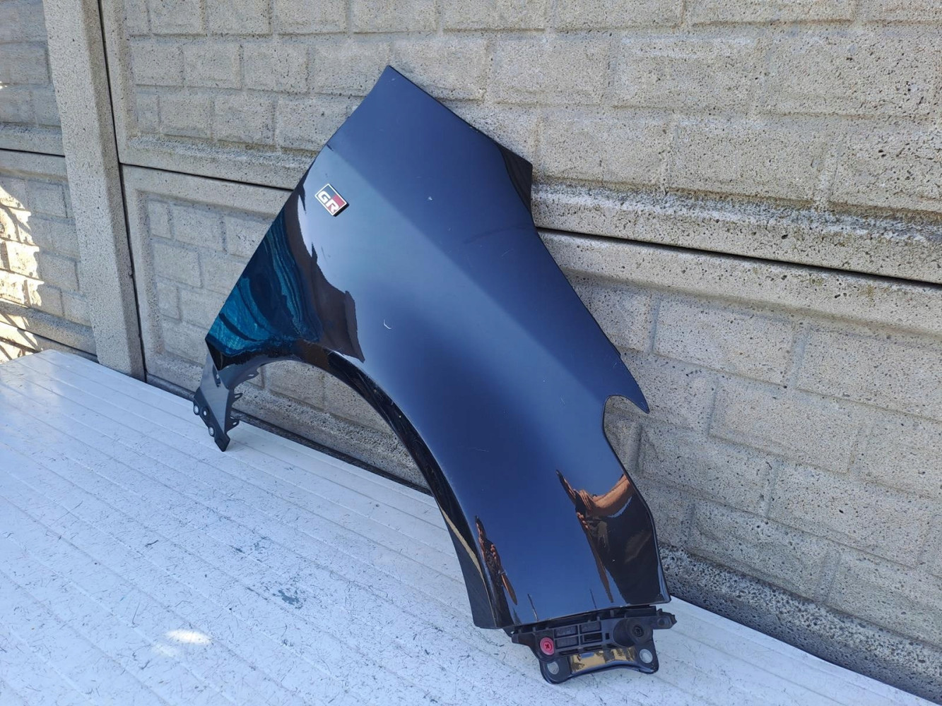 TOYOTA GR YARIS BŁOTNIK PRZEDNI PRAWY - (16557653924)
