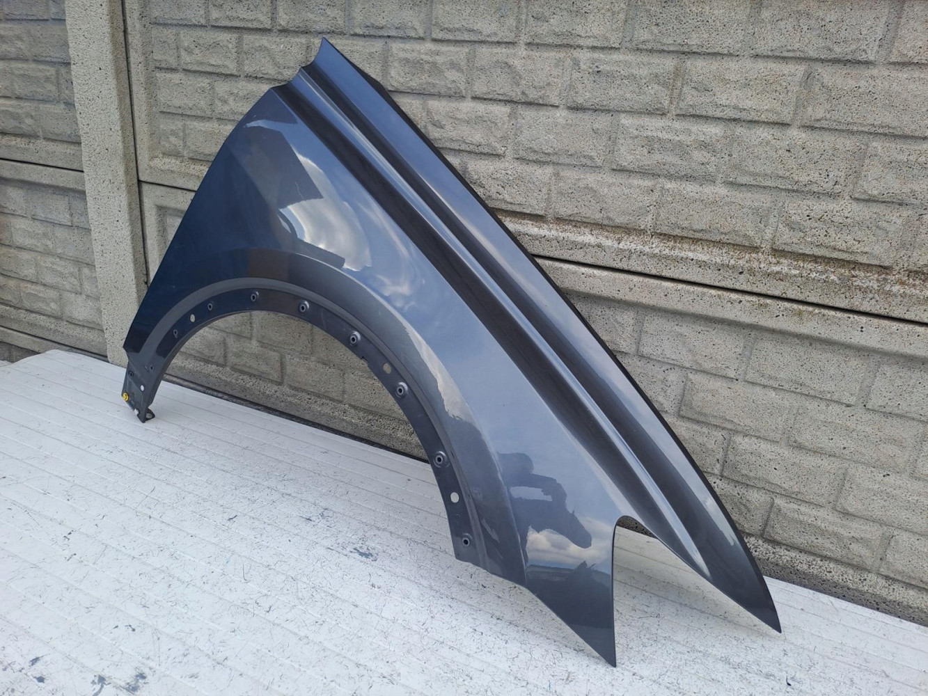 AUDI Q8 Q 8 BŁOTNIK PRZEDNI PRAWY - (16570662329)