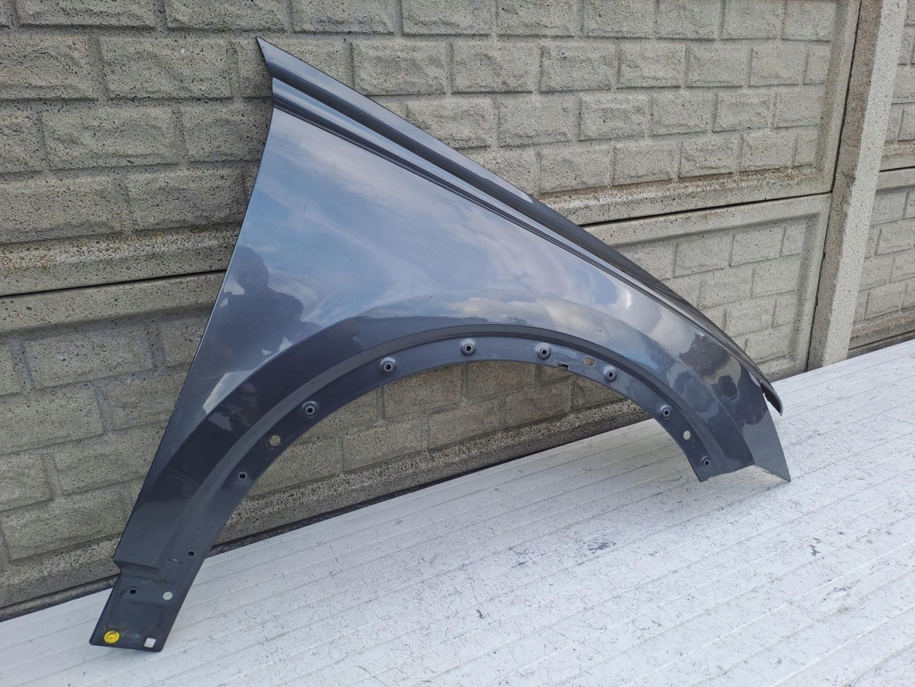 AUDI Q8 Q 8 BŁOTNIK PRZEDNI PRAWY - (16570662329)
