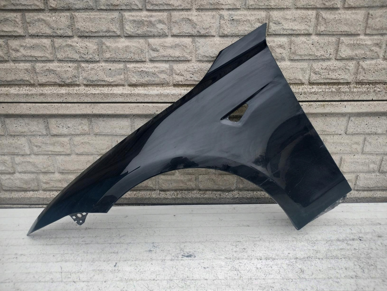 TESLA MODEL S BŁOTNIK LEWY PRZEDNI - (16607738467)