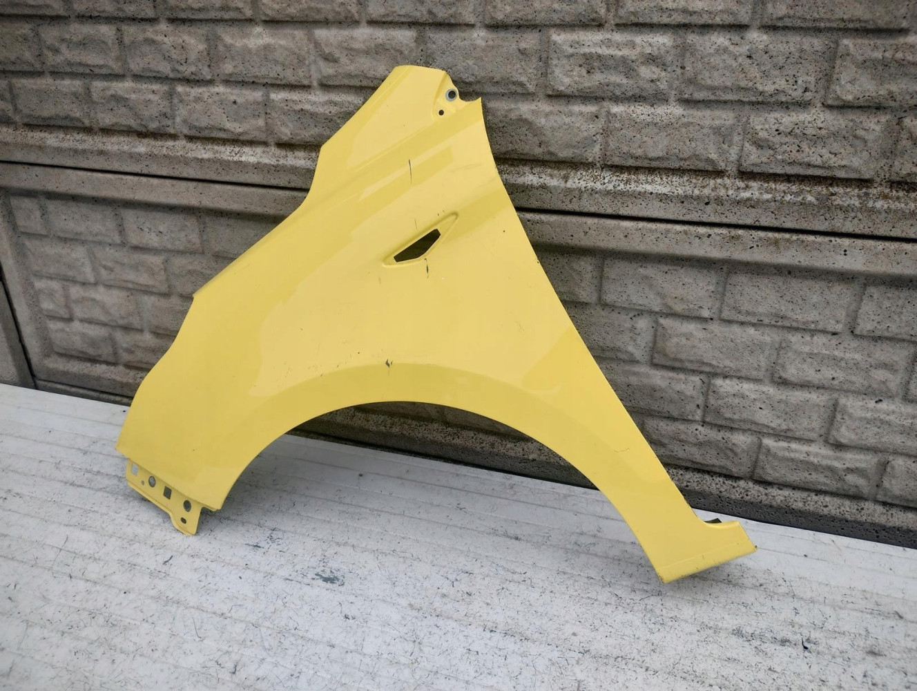 FORD KA+ PLUS MK3 III 16-24 BŁOTNIK PRZEDNI LEWY - (16607793920)