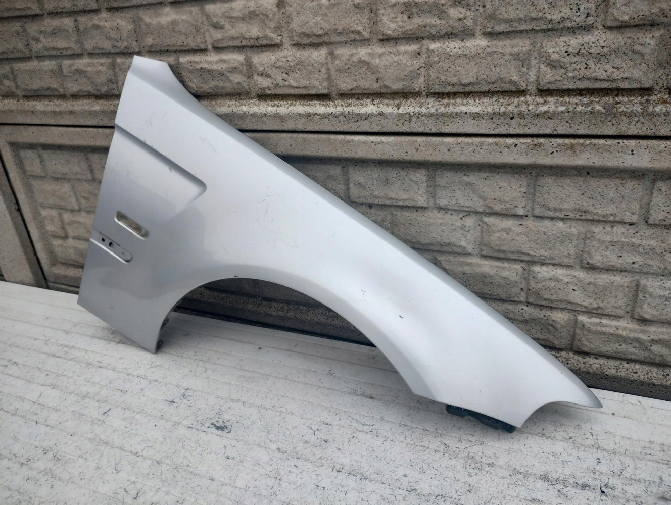 BMW E46 e46 COMPACT BŁOTNIK PRAWY PRZEDNI BEZ RDZY - (16607817156)
