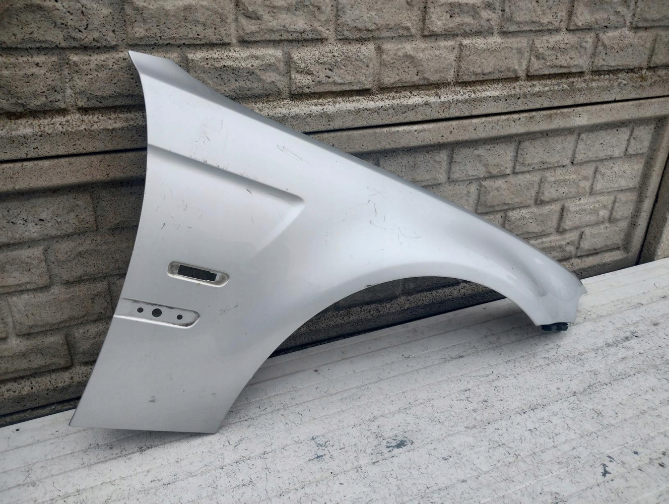 BMW E46 e46 COMPACT BŁOTNIK PRAWY PRZEDNI BEZ RDZY - (16607817156)