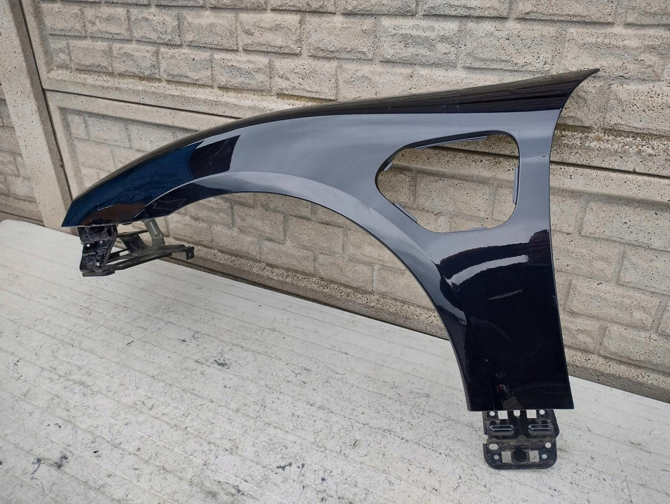 PORSCHE TAYCAN 9J1 9 J BŁOTNIK PRZEDNI LEWY - (16624665983)