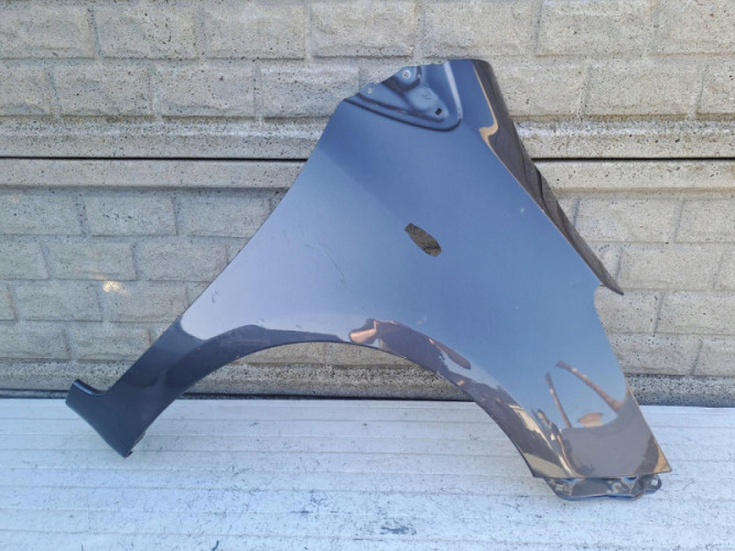 TOYOTA YARIS 2 II 05-12 BŁOTNIK PRAWY PRZÓD - (16644832499)
