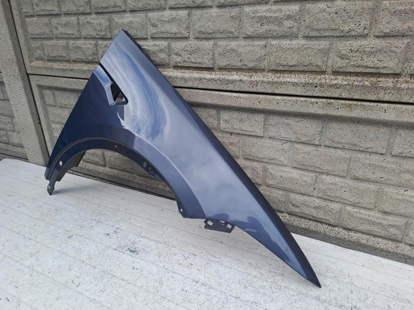 TESLA MODEL X BŁOTNIK PRAWY PRZEDNI - (16690375588)