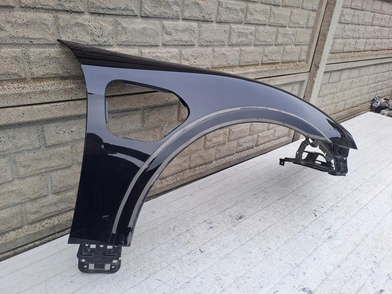 PORSCHE TAYCAN 9J1 9 J BŁOTNIK PRZEDNI PRAWY - (16696713666)