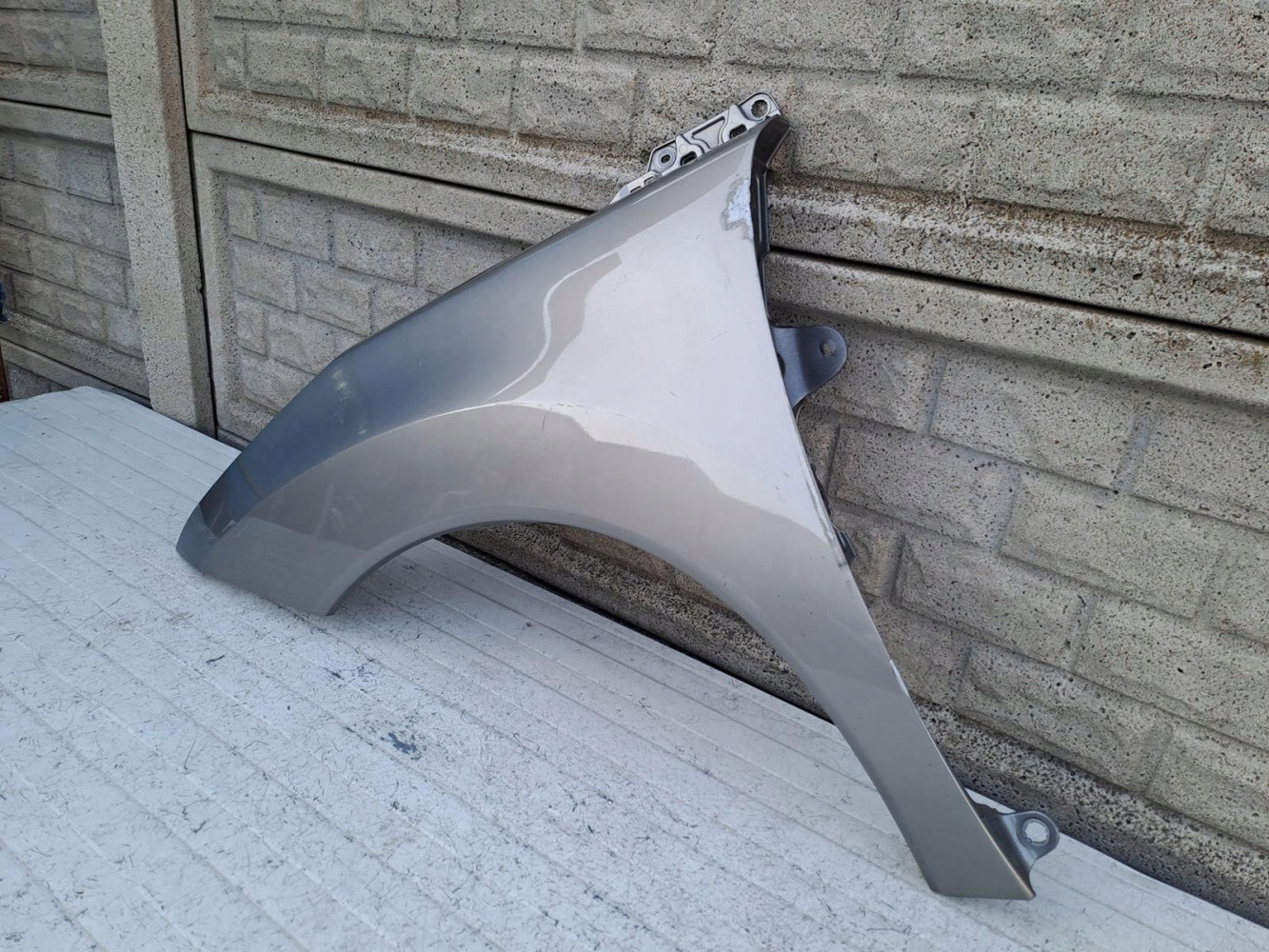 PEUGEOT 3008 BŁOTNIK PRZEDNI LEWY - (16715709533)