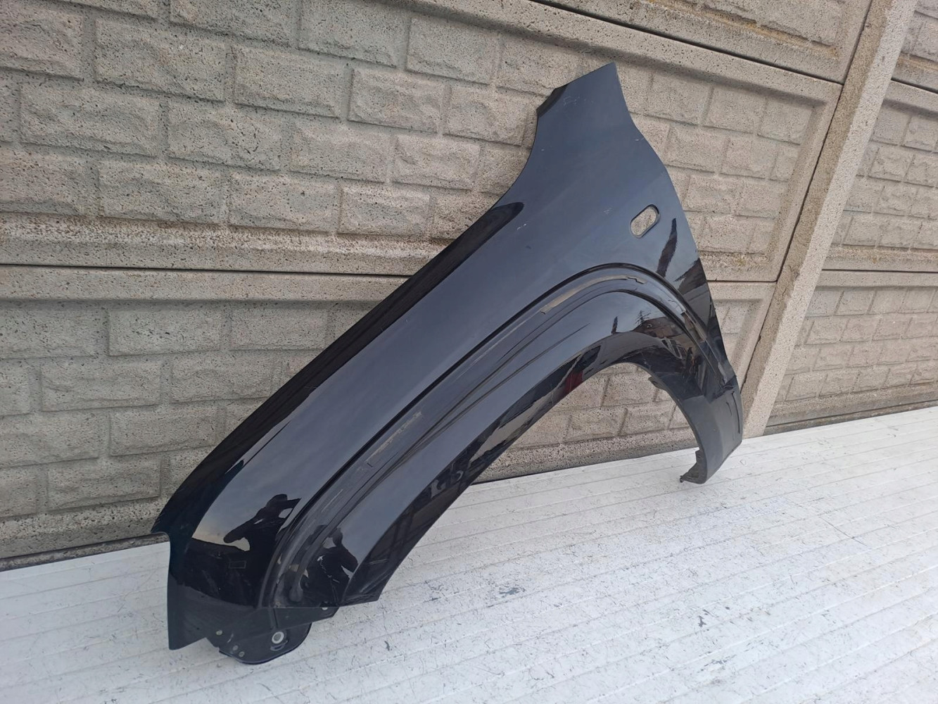 VW AMAROK 2H0 2016-2022 LIFT BŁOTNIK LEWY PRZEDNI - (16743404852)