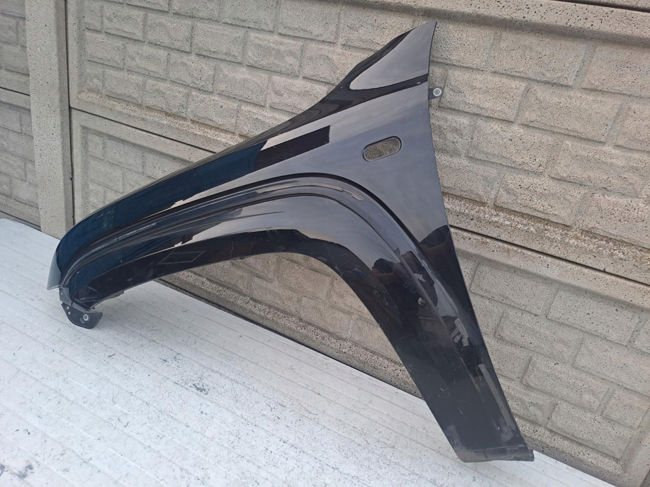 VW AMAROK 2H0 2016-2022 LIFT BŁOTNIK LEWY PRZEDNI - (16743404852)