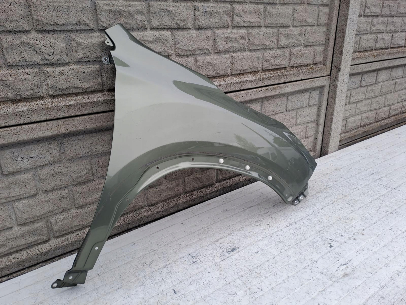 SUBARU FORESTER 18-24 BŁOTNIK PRZEDNI PRAWY - (16743455784)