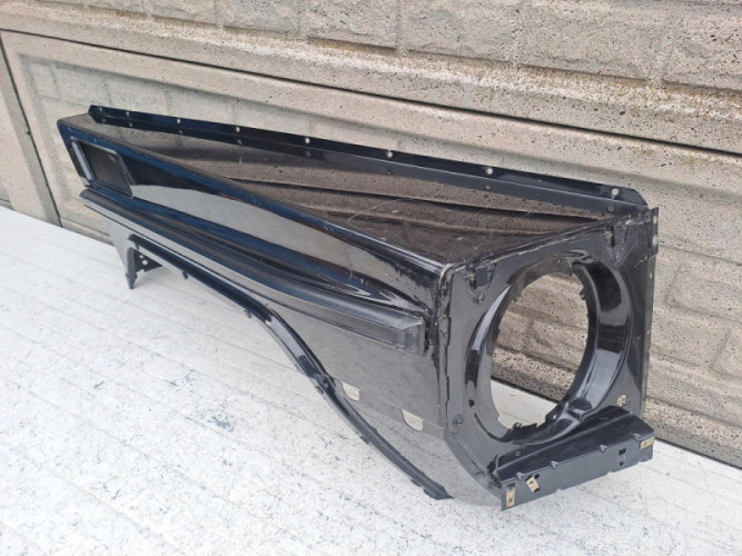MERCEDES G KLASA W463 BŁOTNIK PRAWY PRZEDNI - (16743582100)