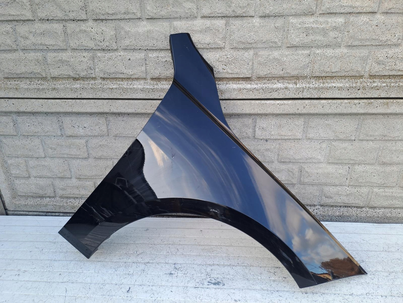 BMW 1 I F40 F 40 BŁOTNIK PRAWY PRZEDNI - (16743611521)