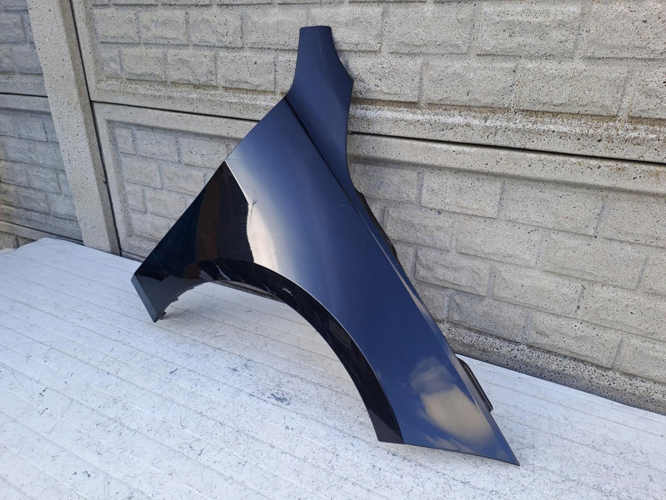 BMW 1 I F40 F 40 BŁOTNIK PRAWY PRZEDNI - (16743611521)