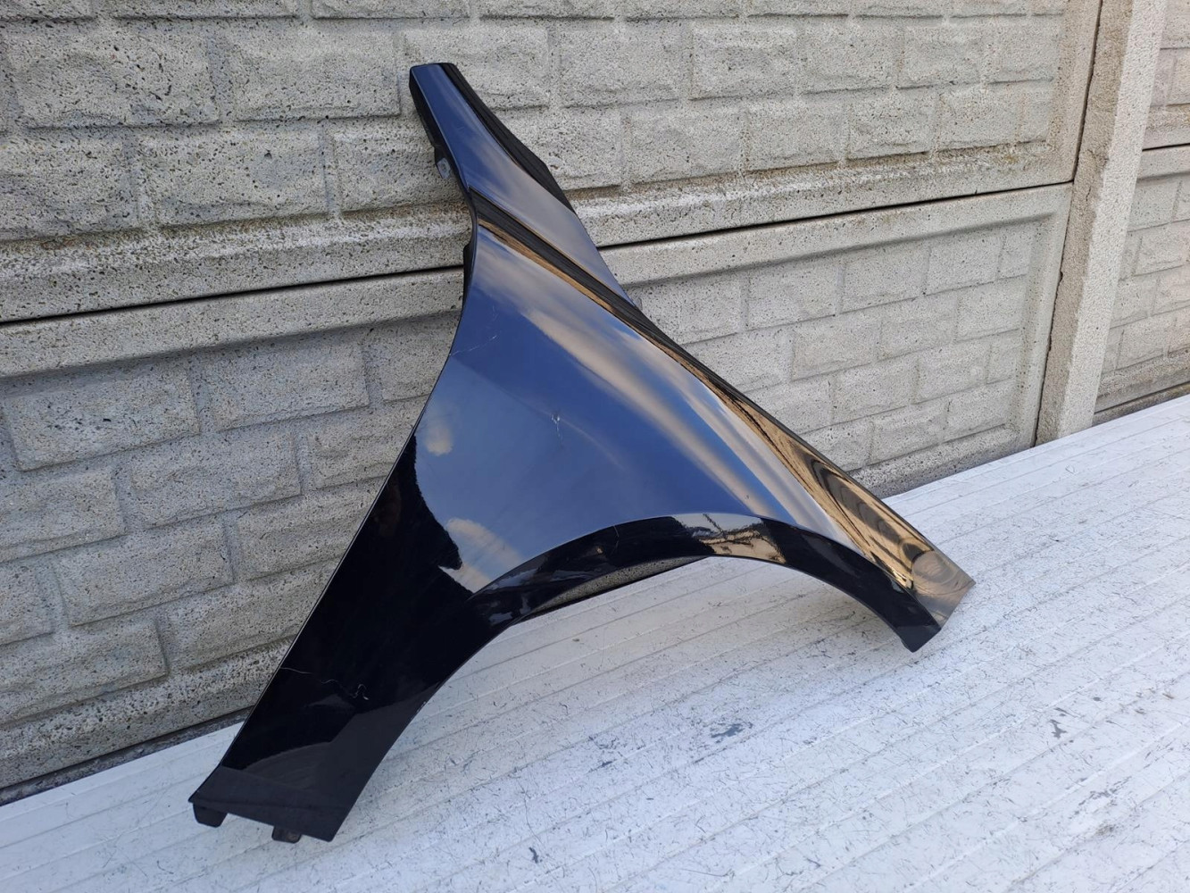 BMW 1 I F40 F 40 BŁOTNIK PRAWY PRZEDNI - (16743611521)