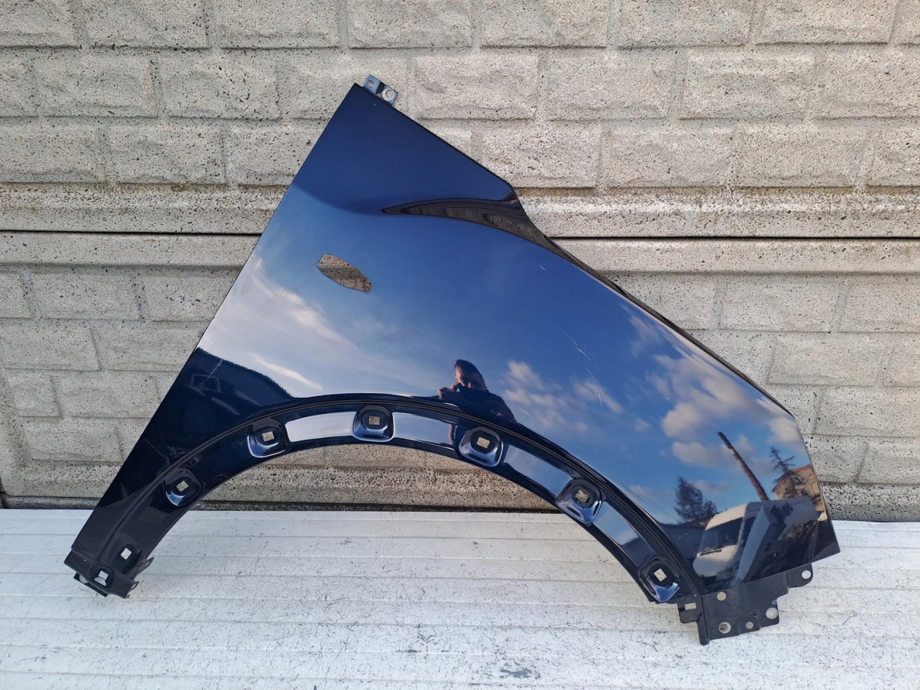SSANGYONG TIVOLI LIFT 19- BŁOTNIK PRAWY PRZEDNI - (16743667856)