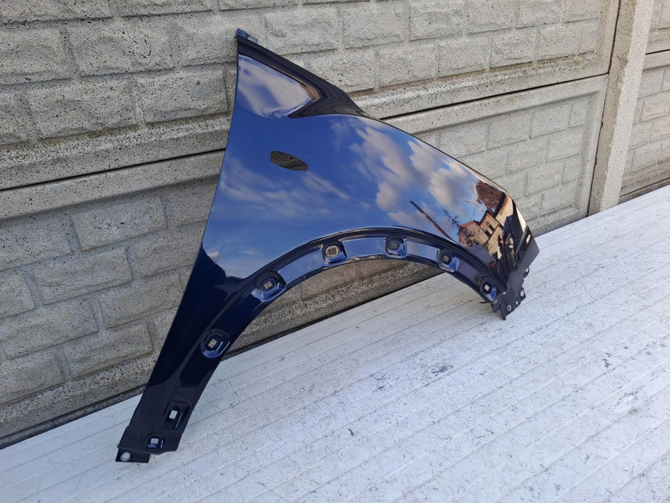 SSANGYONG TIVOLI LIFT 19- BŁOTNIK PRAWY PRZEDNI - (16743667856)