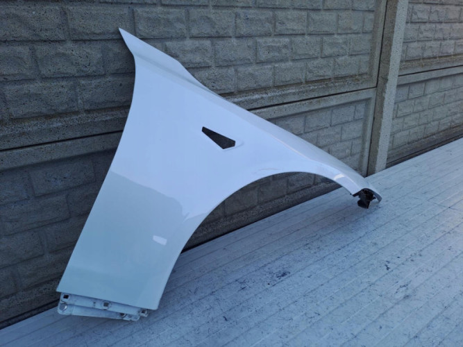 TESLA MODEL S PLAID BŁOTNIK PRAWY PRZEDNI - (16759296702)