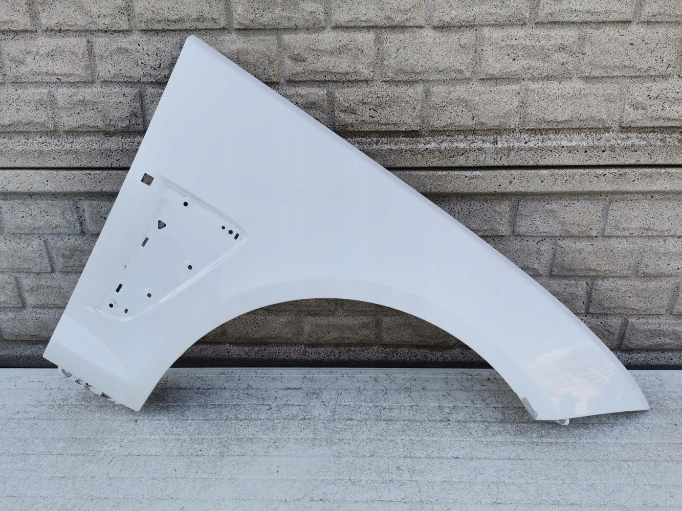 JAGUAR XF LIFT 2011-2015 BŁOTNIK PRZEDNI PRAWY - (12152565365)