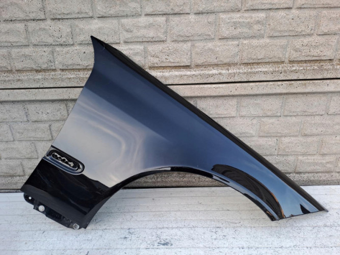 BŁOTNIK PRZEDNI PRAWY MERCEDES CLC CL203 - (16778934639)