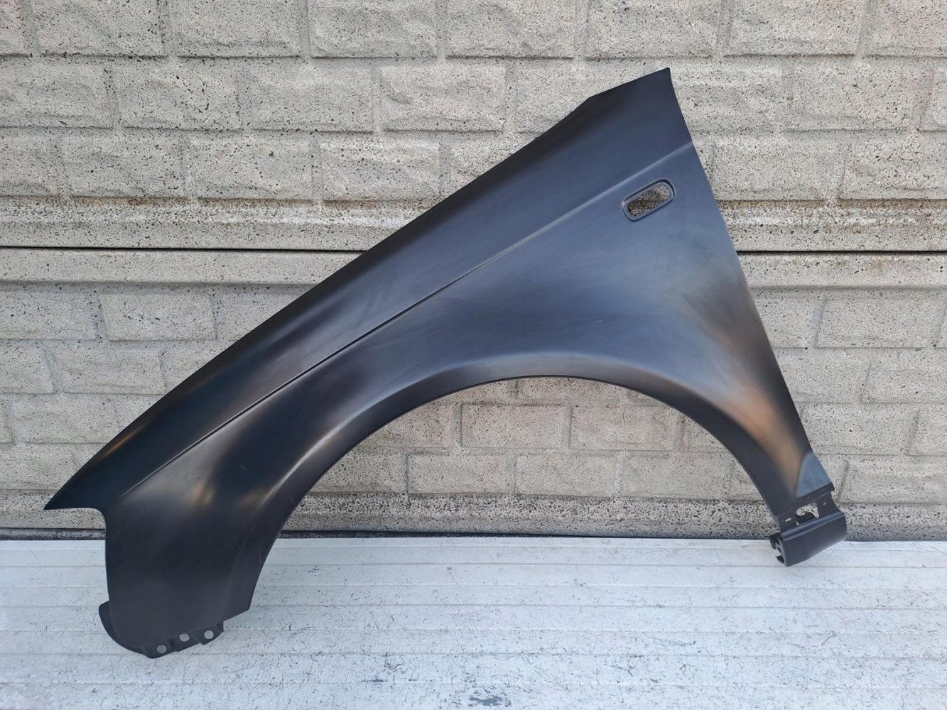 AUDI A3 8P0 03-08 PRZED LIFT BŁOTNIK PRZEDNI LEWY - (16809136471)