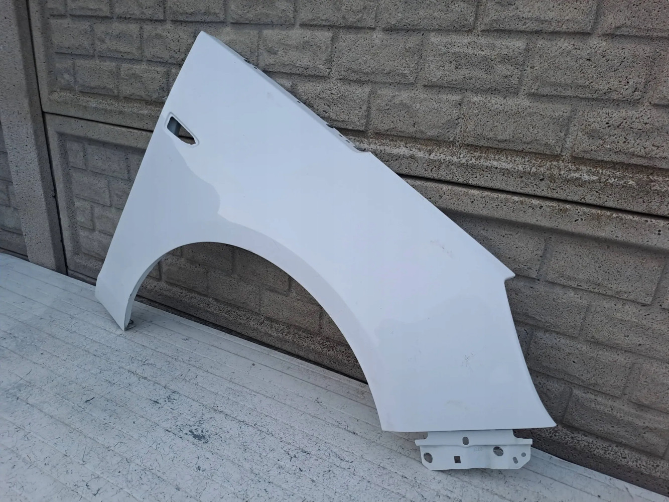 BŁOTNIK PRAWY PRZEDNI OPEL ZAFIRA C 12-18 - (16821129156)