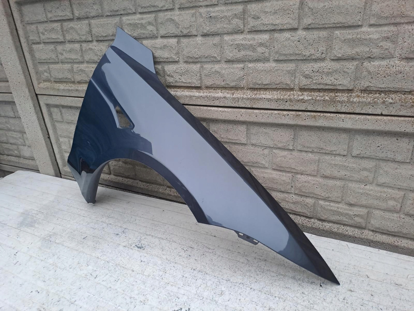 TESLA MODEL S PLAID BŁOTNIK PRAWY PRZEDNI - (16847206885)