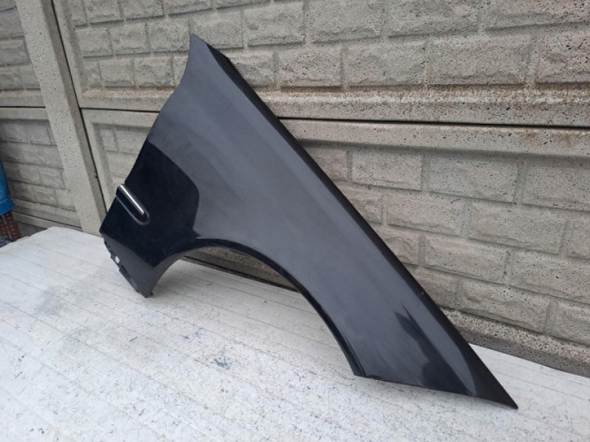 BŁOTNIK PRZEDNI PRAWY MERCEDES CLC CL203 - (16847268884)