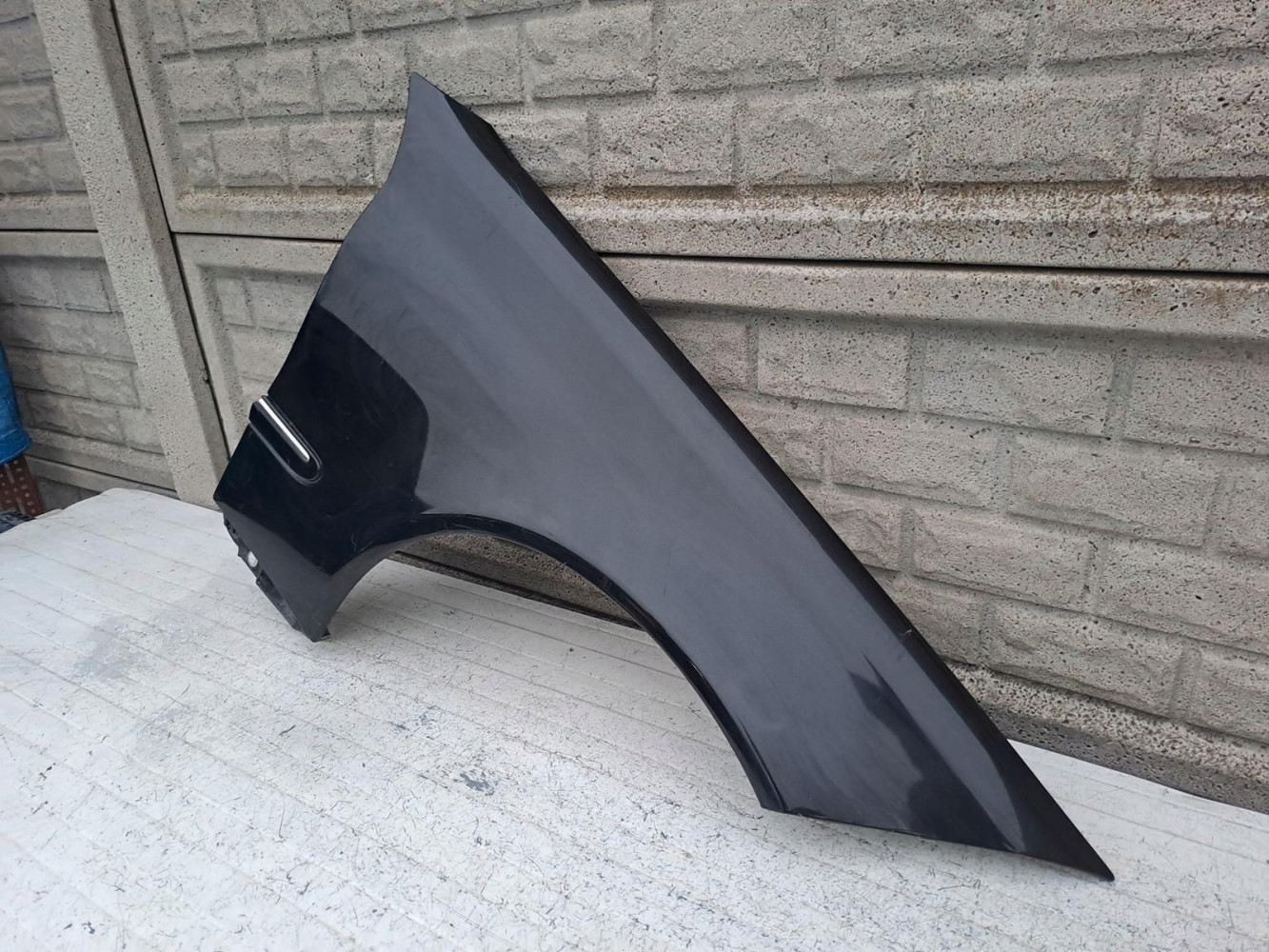 BŁOTNIK PRZEDNI PRAWY MERCEDES CLC CL203 - (16847268884)