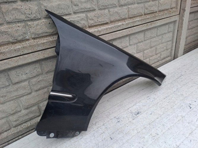 BŁOTNIK PRZEDNI PRAWY MERCEDES CLC CL203 - (16847268884)